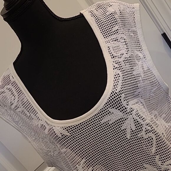 Banana Republic sz L open crocheted top - Picture 2 of 11